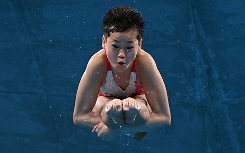 Хятадын тамирчин 14 насандаа Олимпын аварга боллоо