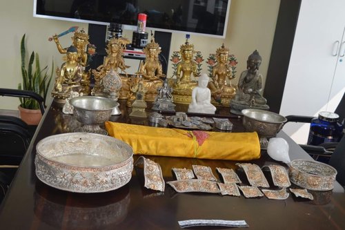 Сүм хийдээс бурхан хулгайлдаг удаа дараагийн давтан үйлдэлтэй бүлгийг барьжээ