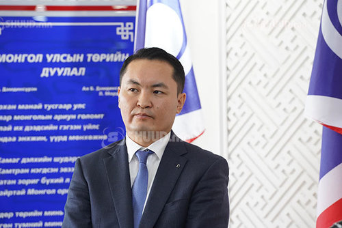 Ч.Өнөрбаяр: Өнөөдрийн хууль тогтоогчдод шинжлэх ухааны тархи алга