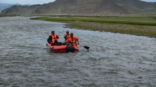 Ховд, Хөвсгөл аймагт голын усанд 35 хүн, 7000 мал боогджээ