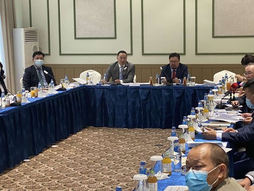 Төрийн албан хаагчийн ёс зүй, сахилгын хуулийг хэлэлцэж байна