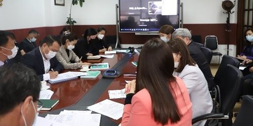 Хичээлийн шинэ жилийн үзэсгэлэн худалдаа зохион байгуулах бэлтгэлийг хангалаа