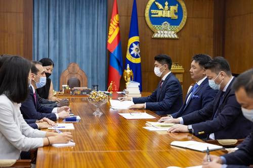 Үндэстэн дамнасан том компаниудыг Монголд татах талаар санал солилцлоо