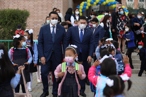 Л.Оюун-Эрдэнэ: Иргэд хариуцлагатай байвал хичээл сургалтыг тасалдуулахгүй явуулах боломж бүрдэнэ