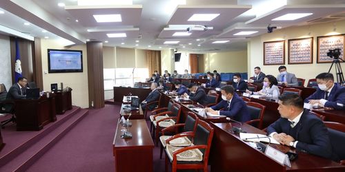 Автобусны 329 буудалд хөөстэй угаалга хийв