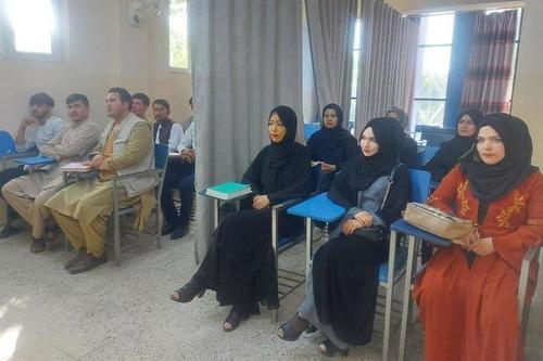 Талибууд эмэгтэй оюутнуудыг эрчүүдээс тусгаарлан суралцуулах болжээ