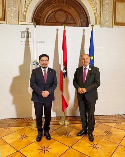 Хоёр улсын Парламентын спикерүүд уулзаж санал солилцов