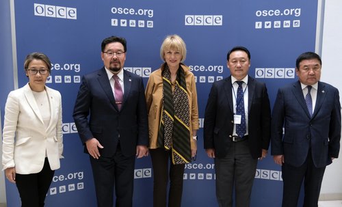 ЕАБХАБ-ны Ерөнхий нарийн бичгийн дарга Хелга Шмид-тэй уулзав