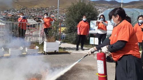 Багш, ажилчид гамшгаас хамгаалах мэдлэгээ дээшлүүлэв