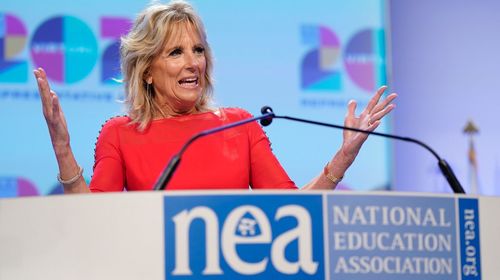 АНУ-ын Ерөнхийлөгчийн гэргий ажилдаа эргэн оржээ