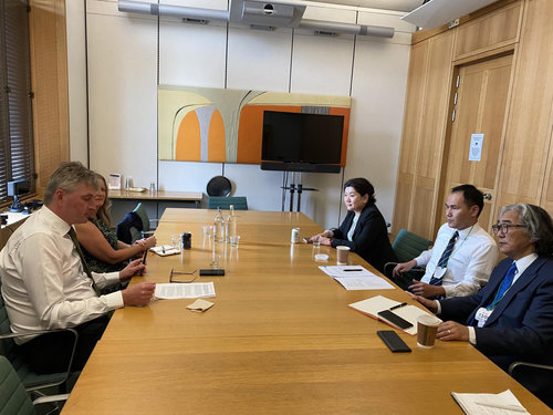 Дэд сайд Б.Мөнхжин Британийн Ерөнхий сайдын Монгол Улстай харилцах Худалдааны элчтэй уулзлаа