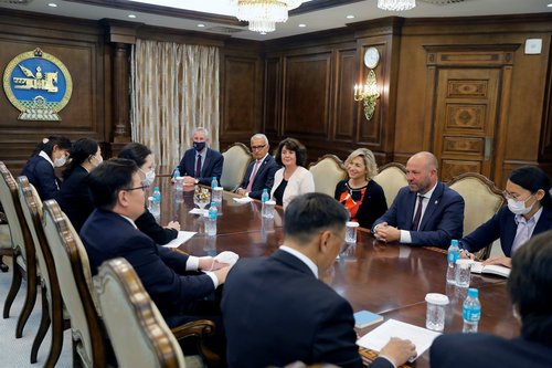 Бүгд Найрамдах Франц Улсын Сенатын төлөөлөгчдийг хүлээн авч уулзлаа