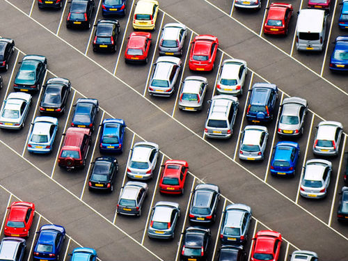 Автомашины тоог бууруулахын тулд зогсоолын төлбөрийг зургаа дахин нэмнэ