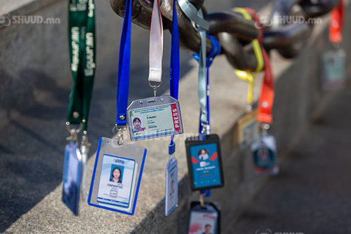 Парламентын сэтгүүлчид мэдээлэх эрхээ шаардлаа