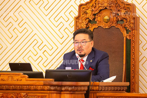 Г.Занданшатар: Төрийнхөн валютын нөөцөө хямгад, ченж хийгээд яваад байж болохгүй