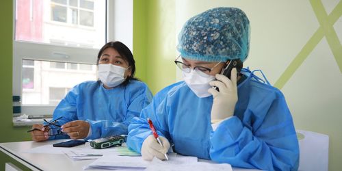 Нийслэлийн төр, захиргааны байгууллагын ажилтнууд коронавирусийн халдварын үеийн тусламж, үйлчилгээнд ажиллана