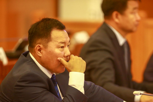 АН-ын бүлэг чуулганы хуралдааныг орхин гарав