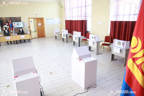 Залуус сонголтгүй сонгуулиас татгалзаж байна  