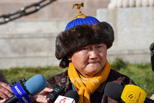 С.Жавхлан: Сангийн сайд та гараад ир, нүүр нүүрээ харж байгаад ярья