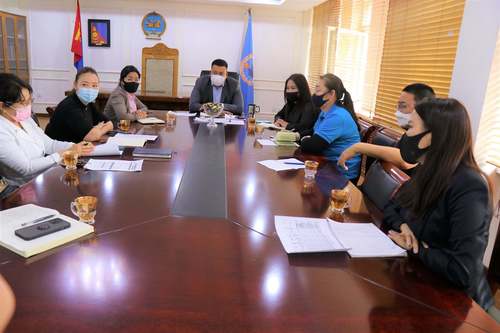 Замын-Үүдийн сургууль, цэцэрлэгийн танхимын хичээл хаагдлаа