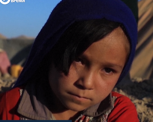 Өлсгөлөнд нэрвэгдсэн афганчууд хүүхдүүдээ зарж байна