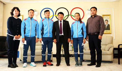 Өвлийн олимпын тамирчдад тэтгэлэг гардууллаа