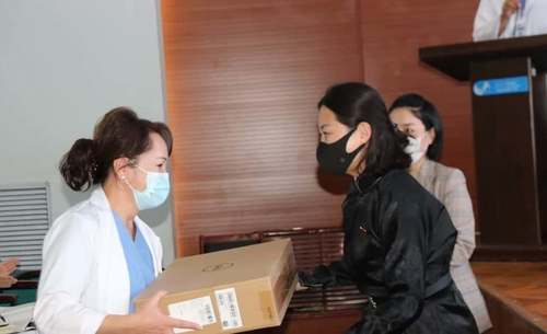 УИХ-ын гишүүн П.Анужин ЭХЭМҮТ-д 50 ширхэг компьютер хандивлажээ