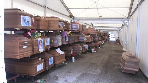 Италид талийгаачдаа нутаглуулж чадахгүй байна