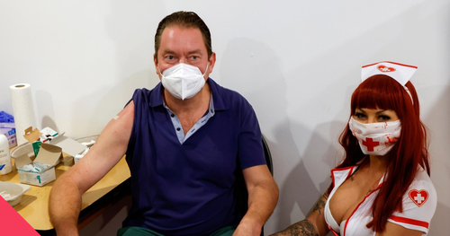 Австрид биеэ үнэлэгчдийн газарт дархлаажуулалтын цэг нээжээ