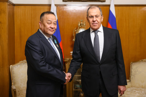 Путины зарлигаар Элчин сайд Д.Давааг 