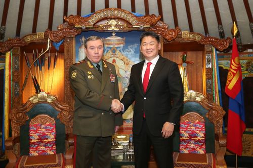 Ерөнхийлөгч У.Хүрэлсүхэд ОХУ-ын Зэвсэгт хүчний Жанжин штабын дарга бараалхав