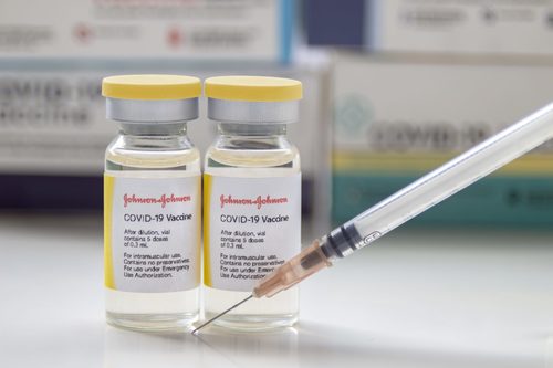 Johnson & Johnson компани омикрон штаммыг эсэргүүцэх вакцин боловсруулж эхэлжээ