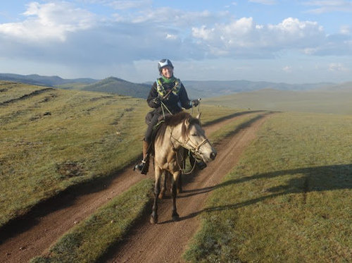 Бельги бүсгүй Монголд морин аялал хийнэ