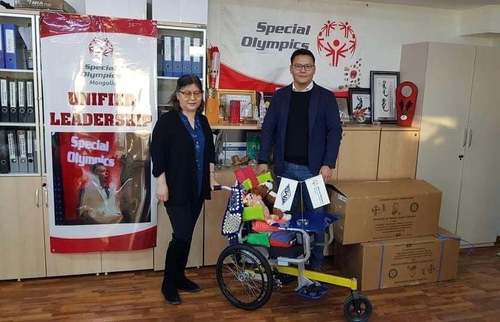 Улаанбаатарын Мазайлаанууд клубээс МТОХ-ны тамирчдад хүүхдийн тэргэнцэр хандивлажээ