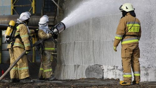 Утаажилтын бүсээс 13 иргэнийг гаргаж, 2 иргэний амь насыг авран хамгаалжээ