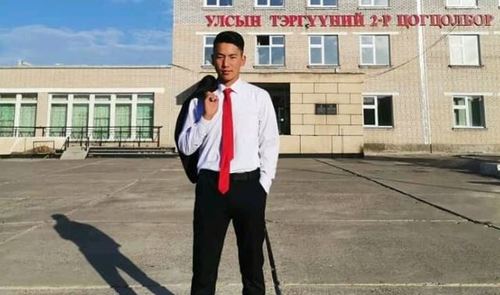 М.Оюундэмбэрэл: Ерөнхийлөгчийн нэрэмжит тэтгэлэгт тэнцсэн талаараа анх ангийнхнаасаа сонссон