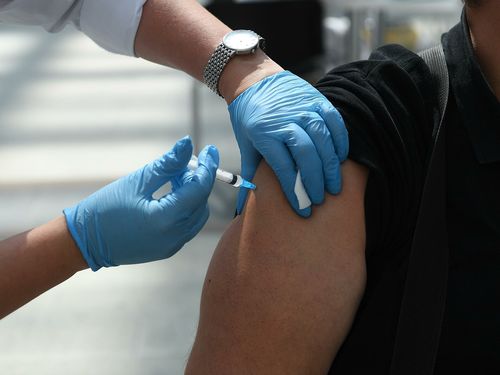 Шинэ Зеланд хүн амынхаа 90 хувийг вакцинд хамруулжээ