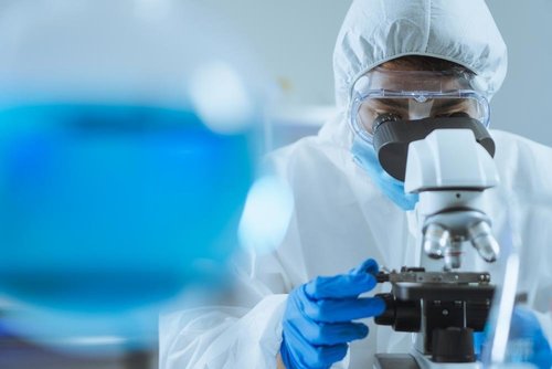 Омикрон 70 дахин хурдацтай халдварладаг буюу түүний 4 аюул