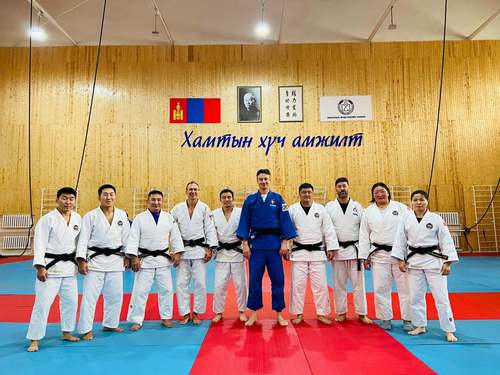 Францын залуучуудын шигшээ баг манай улсад ирж, хамтарсан бэлтгэл хийгээд нутаг буцлаа