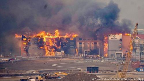 Колорадо: Гал түймэрт 500 байшин сүйдэв