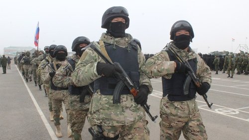 Назарбаеваас залхсан түмний удирдагчгүй жагсаж, цэрэг босгосон үймээн