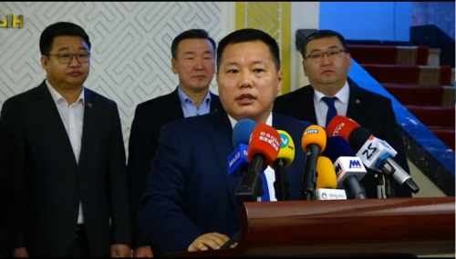 АН-ын бүлгийн хэрүүлд УИХ-ын дарга буруутай боллоо