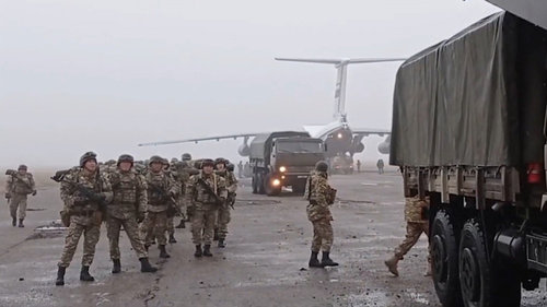 Казахстан: Халуун цэгүүдэд дайтаж явсан хэт даврагчид үймээн үүсгэж байна