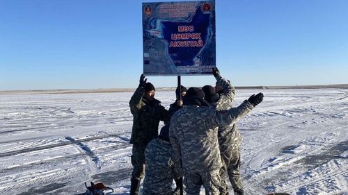 “Хаялага” нууранд сэрэмжлүүлэг самбар байршуулжээ