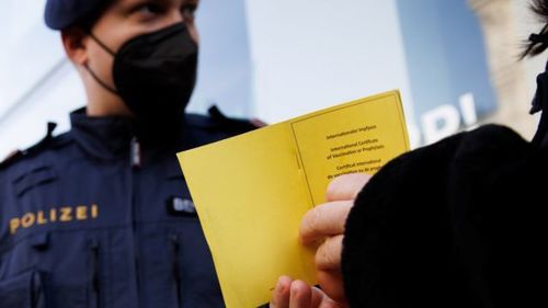 Австрид иргэдийг вакцинд албан журмаар хамруулах шийдвэр гарлаа