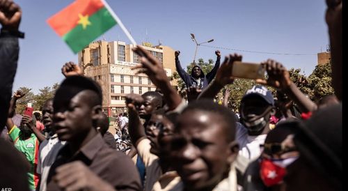 Буркина-Фасод цэргийнхэн бослого гаргаж, ерөнхийлөгчөө баривчилжээ