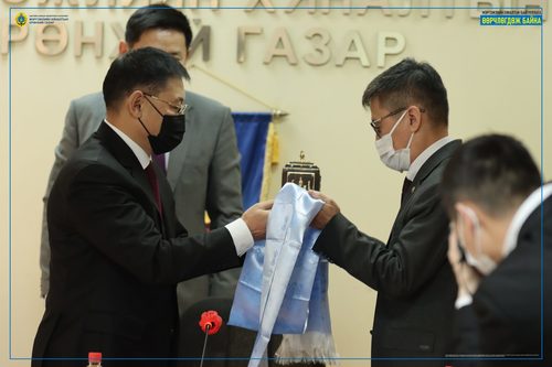 МХЕГ-ын дарга Б.Баасандорж тамгаа гардан авлаа