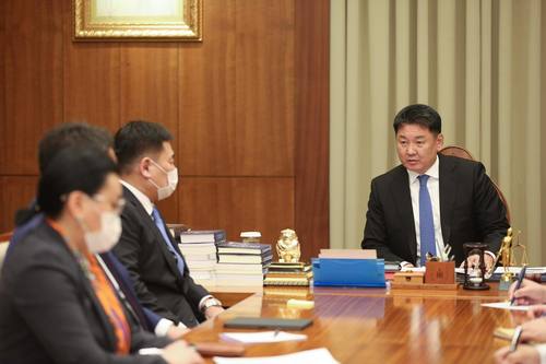 Ерөнхийлөгч У.Хүрэлсүх тэтгэвэр, тэтгэмж нэмэх чиглэлийг Засгийн газарт өглөө