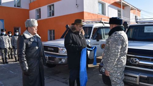 Сэлэнгэ аймгийн Онцгой байдлын газарт шуурхай албаны автомашиныг хүлээлгэн өгчээ