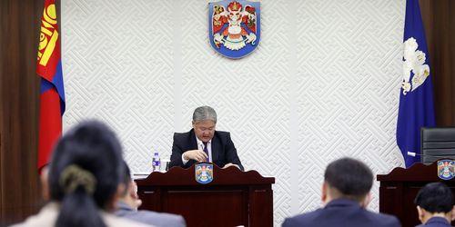 Нийслэлчүүд амар тайван шинэлжээ